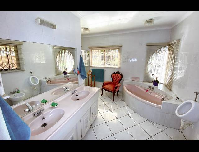 5 BEDROOM HOUSE FOR SALE IN KAALPLAATS WEST